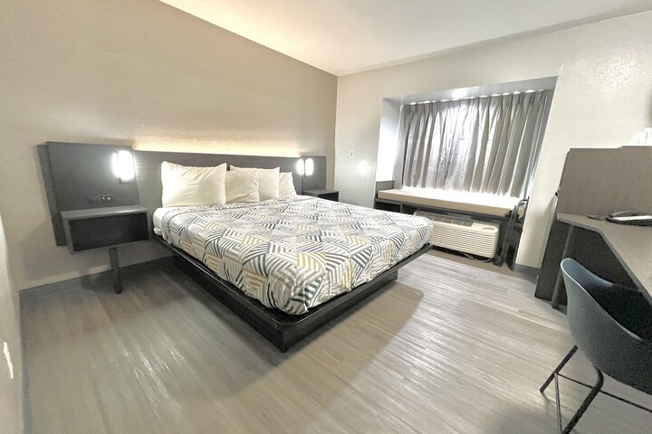 Room 30 of 39