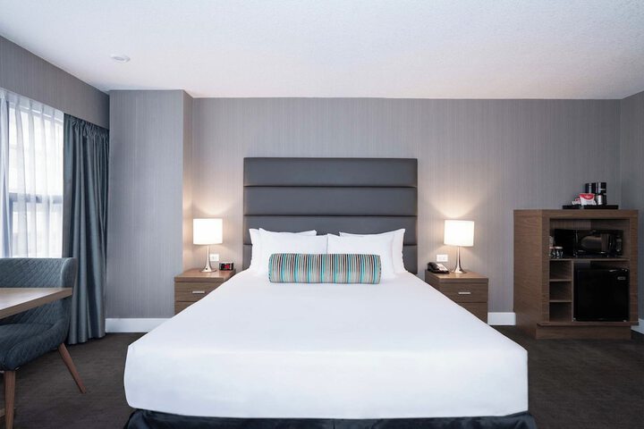 Sandman Signature Calgary Downtown Hotel