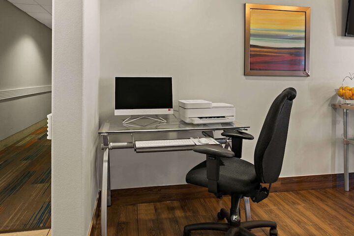 Business Center 35 of 35