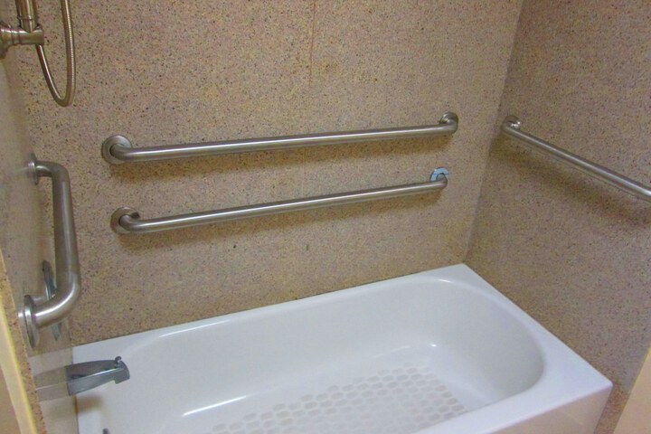 Room 15 of 25