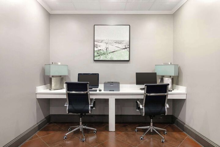 Business Center 41 of 41