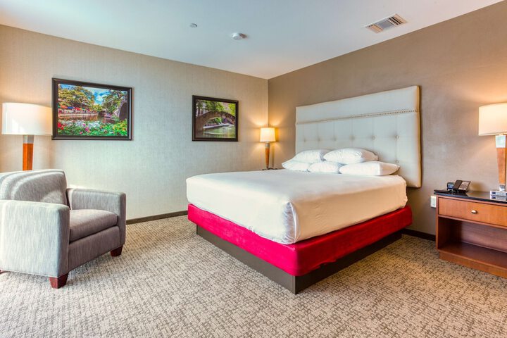 Room 95 of 168