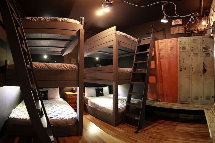 Room 112 of 153