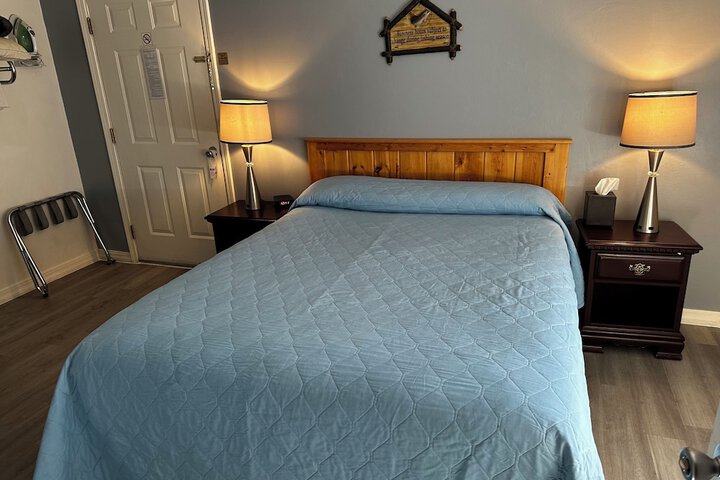 Rustic Inn Motel