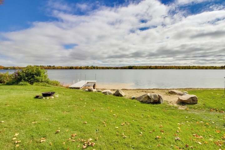 Pearl Lake Retreat w / Dock & Stunning Views!
