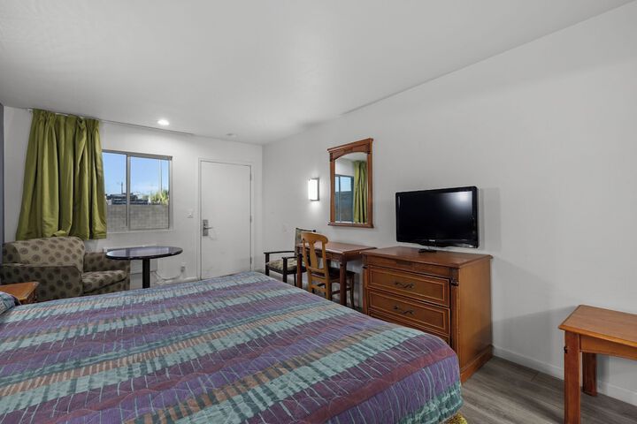 Room 11 of 11