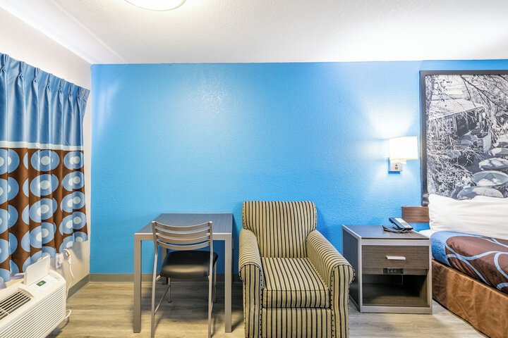 Room 92 of 132