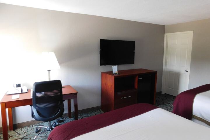 Room 13 of 33