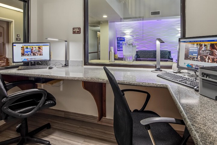Business Center 13 of 13