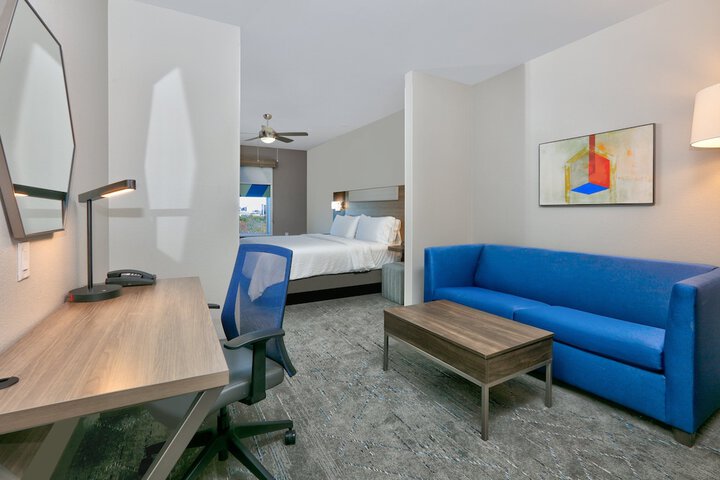 Room 13 of 43