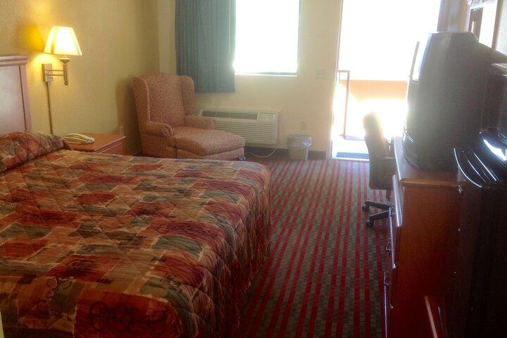 Room 17 of 19