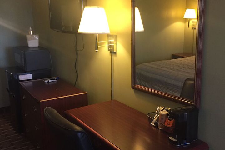 Room 22 of 35