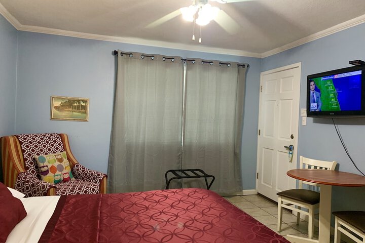 Room 27 of 79