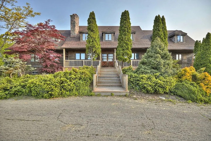 Grand Niagara Estate Lodge