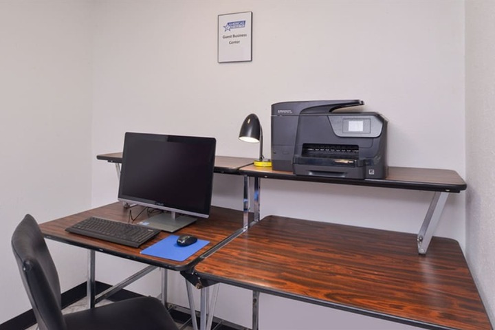 Business Center 27 of 27