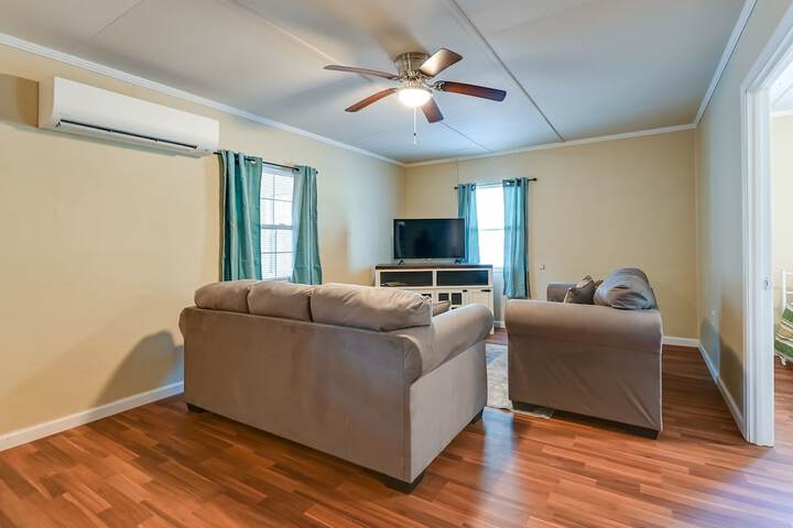 Riverfront Edenton Condo w / Porch & Boat Ramp!