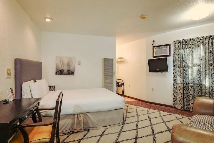 Room 16 of 54