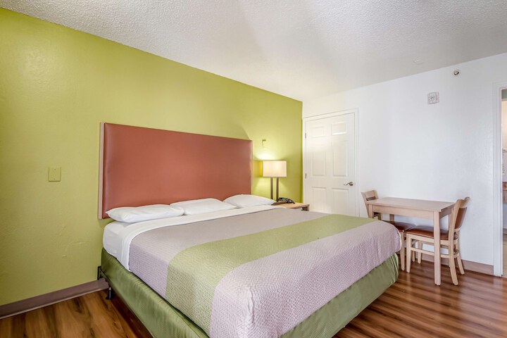 Room 22 of 26