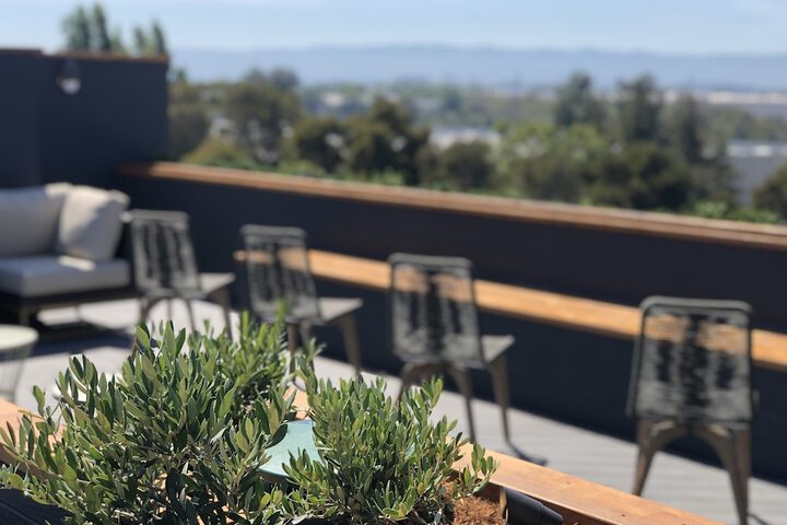 Holiday Inn & Suites Silicon Valley - Milpitas by IHG