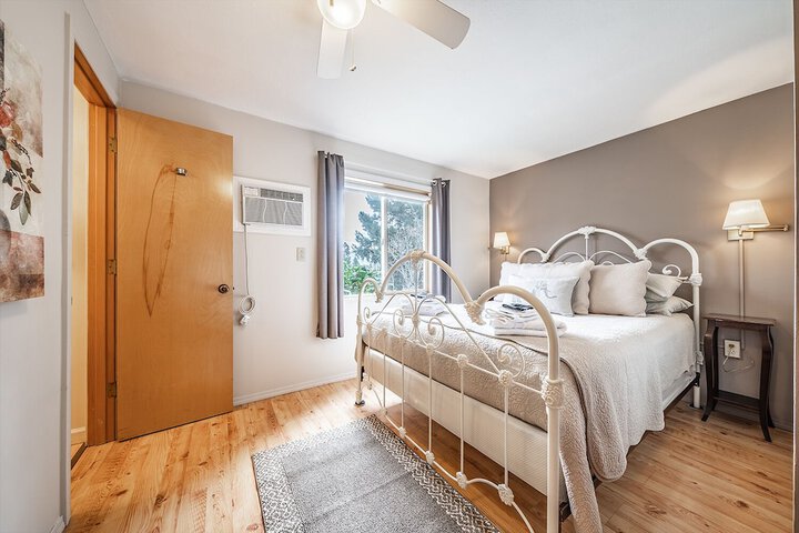 Room 82 of 152