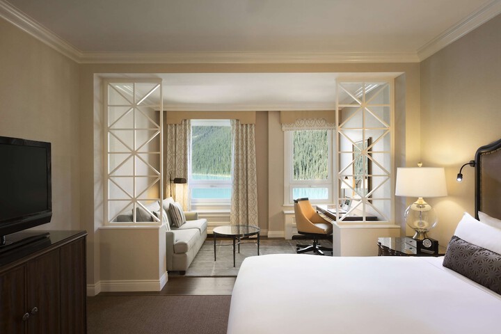 Room 51 of 215