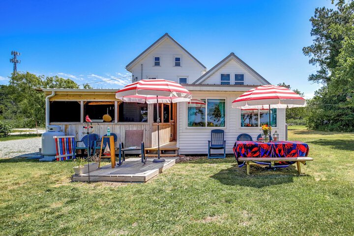 Maryland Retreat: Walk to Bay Beach & Boat Ramp!