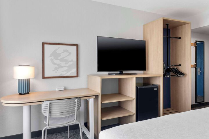 Room 19 of 28