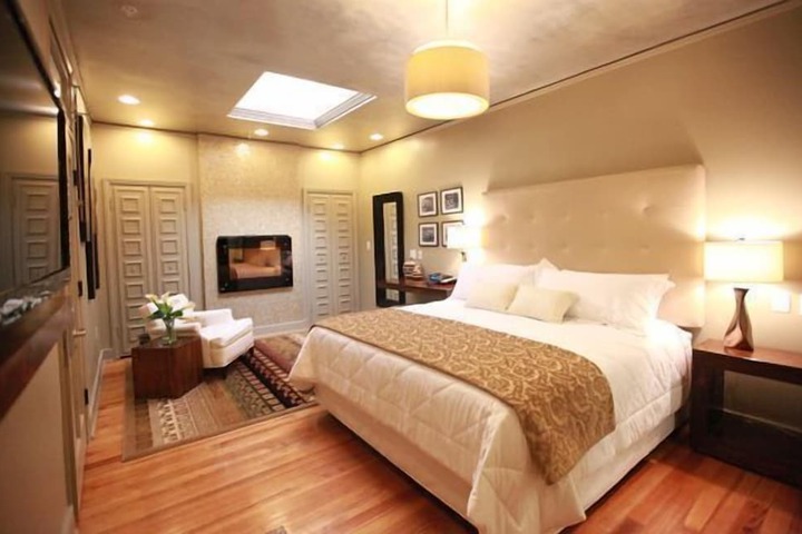 Room 43 of 70