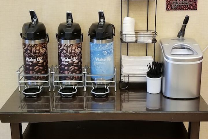 Comfort Suites Charleston West Ashley