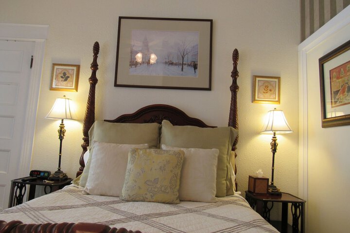 Room 35 of 106