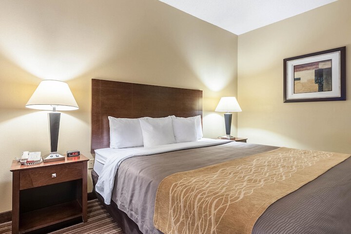Room 10 of 26