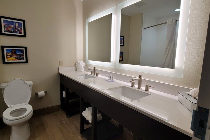Room 18 of 39