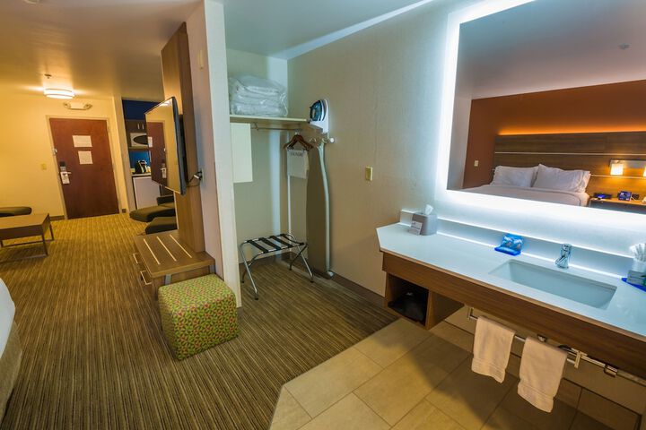 Room 30 of 50