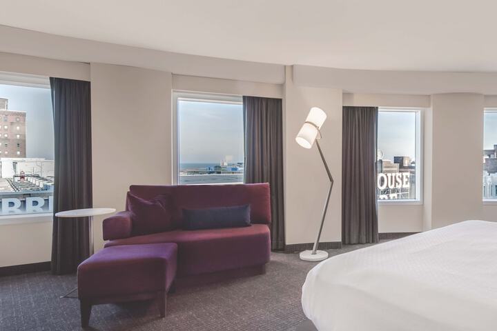 Room 50 of 108