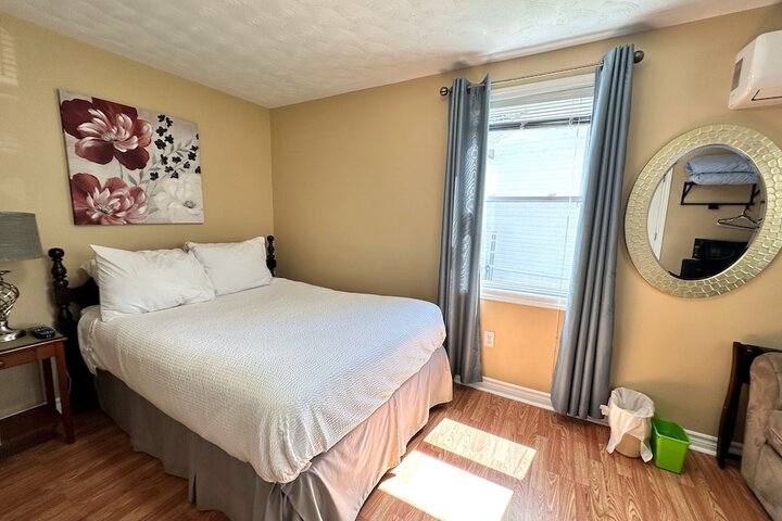 Room 36 of 122
