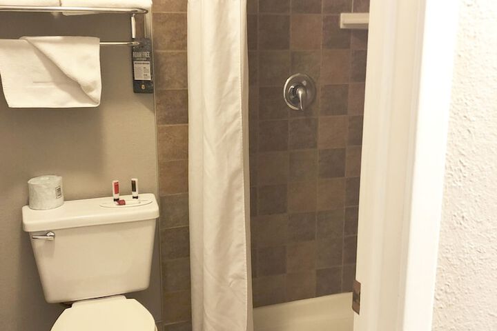 Room 25 of 29