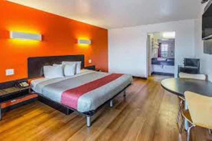 Motel 6 Waxahachie TX