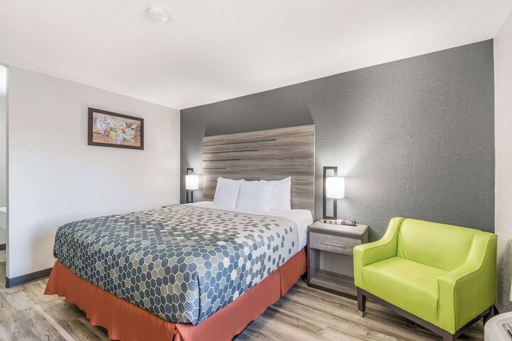 Room 21 of 42