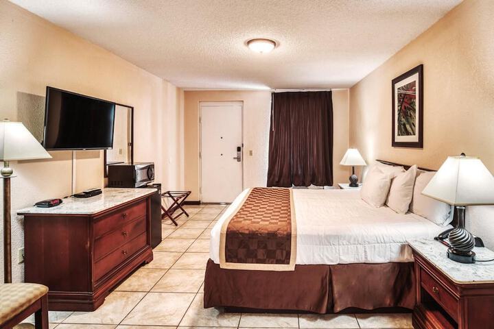 Room 5 of 37