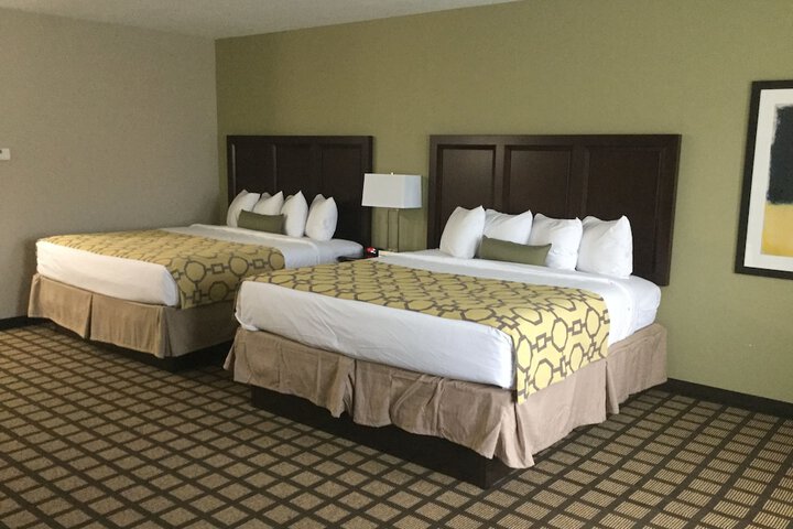 Room 25 of 38