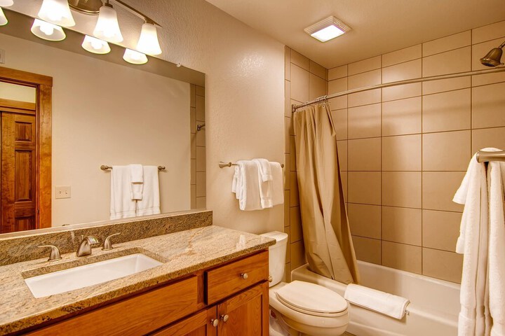 Black Canyon Inn Unit H4 Deluxe