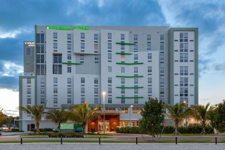 Hotel 2 of 63