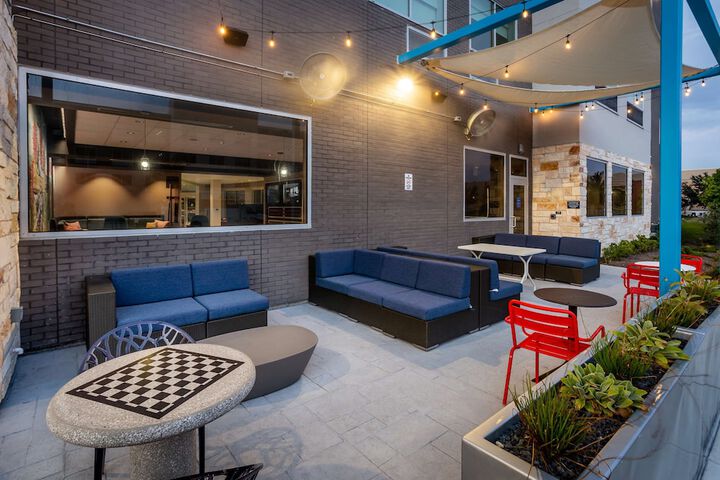 Terrace/Patio 25 of 27