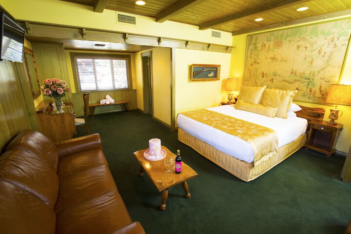 Room 169 of 461