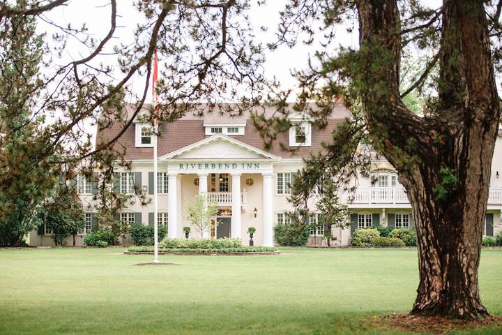 Riverbend Inn and Vineyard