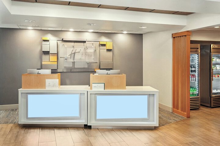 Holiday Inn Express Hotel & Suites Urbana-Champaign by IHG