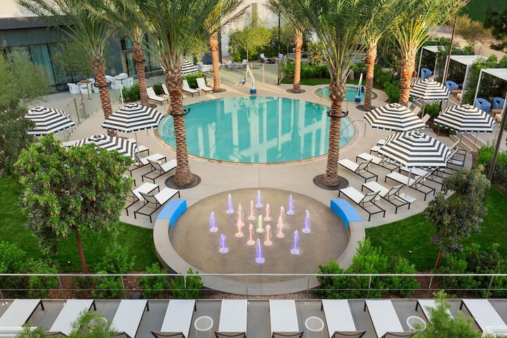 The Viv Hotel Anaheim, a Tribute Portfolio Hotel