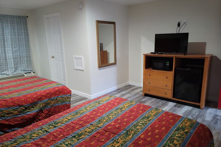 Room 9 of 13