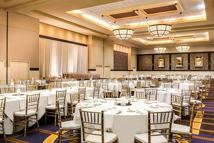 Sheraton Overland Park Hotel at the Convention Center