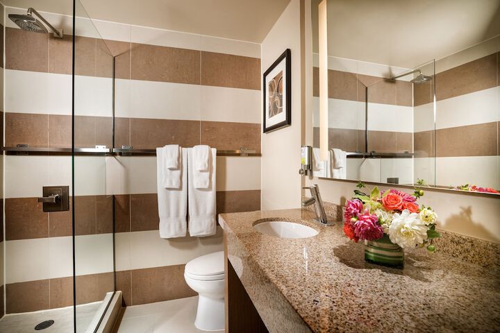 Staypineapple Hotel Rose, Downtown Portland